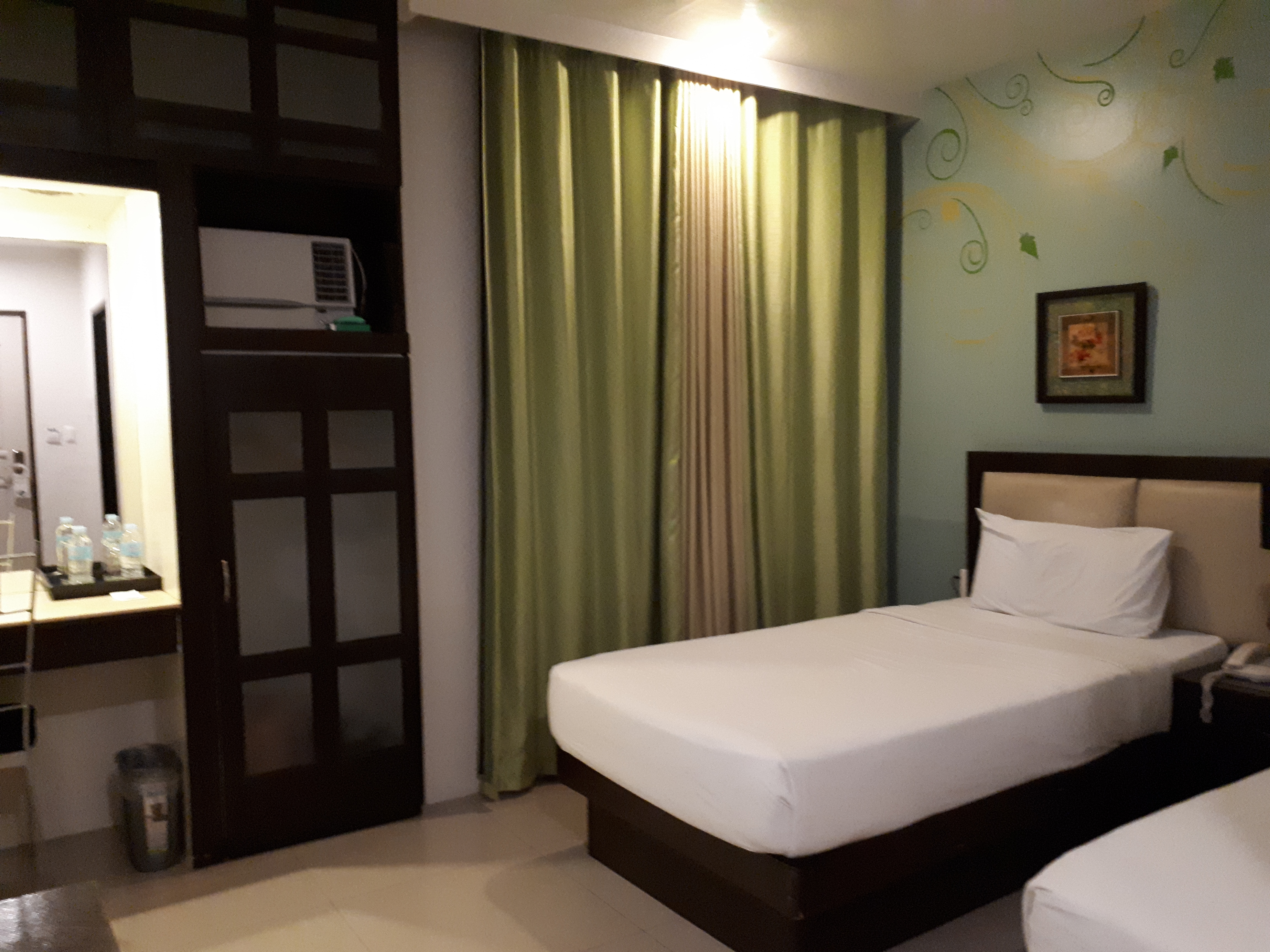 Urban Manor Hotel
